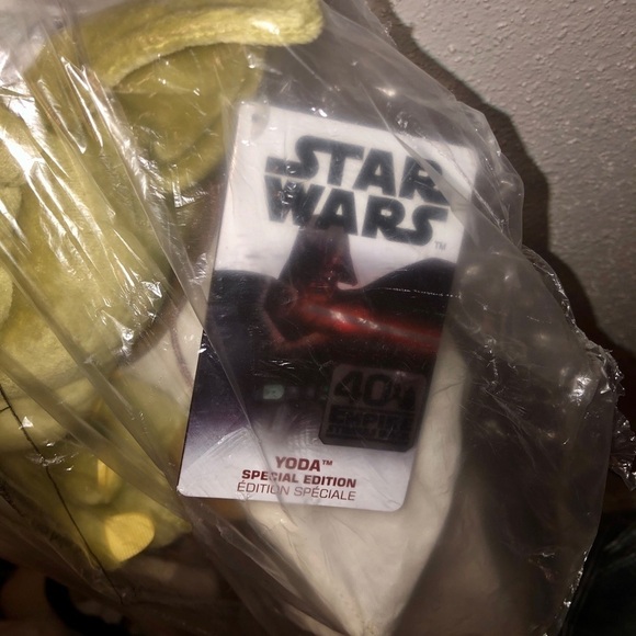 Yoda Star Wars 40th Anniversary Plush - Picture 5 of 5